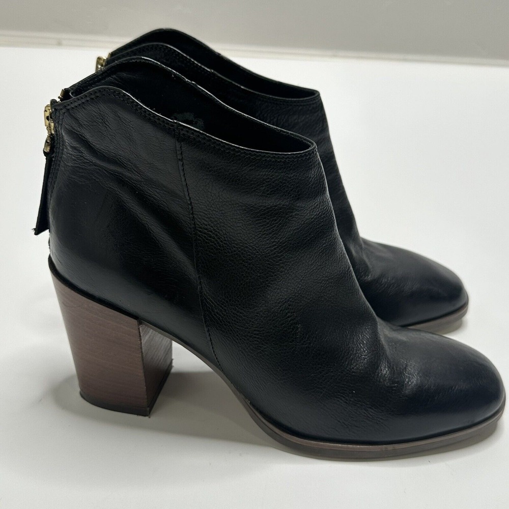 Clarks Women's Lora Lona Black Leather Ankle Zip Up Boots 9‎
